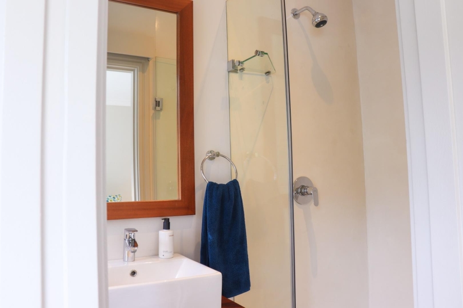 To Let 6 Bedroom Property for Rent in Voelklip Western Cape